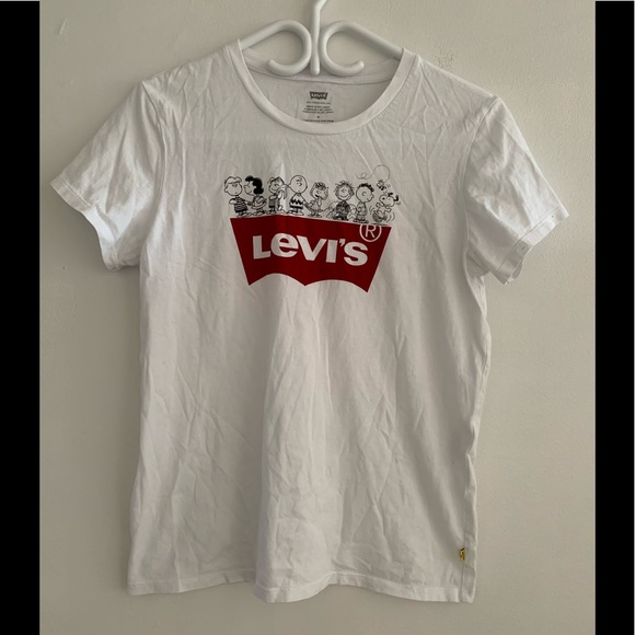 Levi's Other - Levi’s peanut gang t-shirt